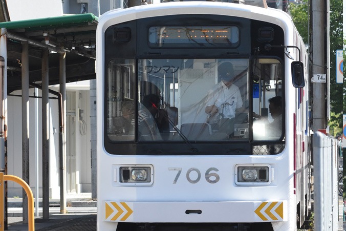 浜寺公園に停車中の電車 浜寺公園に停車中の電車