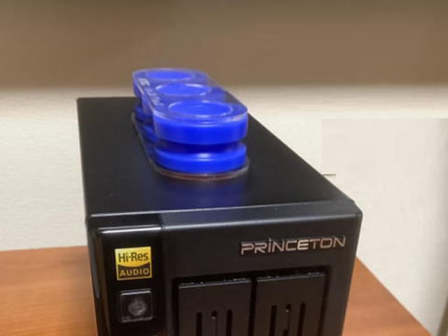 機器の上に置くインシュレーター AiTEC『 Λ8.24 The premium 機器の上に置くインシュレーター AiTEC『 Λ8.24 The premium