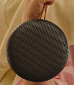 防水対応 ポータブルBluetoothスピーカー（グレイミスト