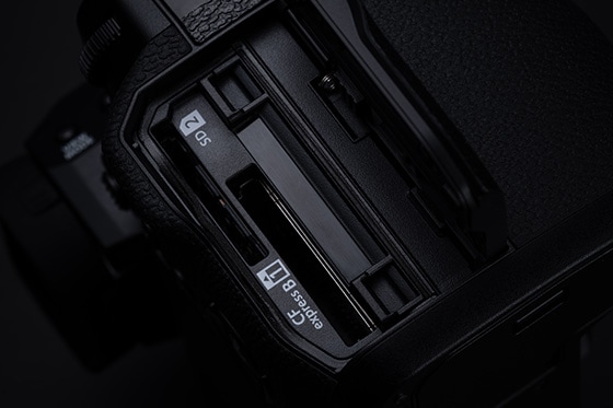 ミラーレス一眼カメラ「FUJIFILM X-H2S」ボディ(日本語・英語版 ミラーレス一眼カメラ「FUJIFILM X-H2S」ボディ(日本語・英語版