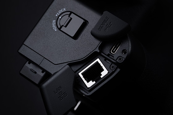 ミラーレス一眼カメラ「FUJIFILM X-H2S」ボディ(日本語・英語版 ミラーレス一眼カメラ「FUJIFILM X-H2S」ボディ(日本語・英語版