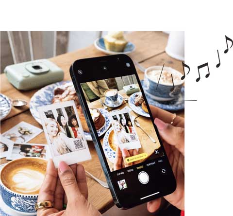 家族チャーハン　チェキ ハイブリッドインスタントカメラ チェキ「instax mini LiPlay