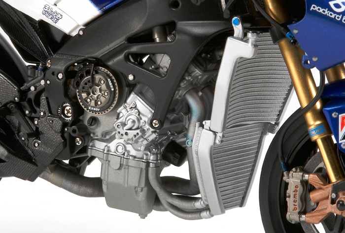 112_YamahaRed_Bull_WCM_YZR500_