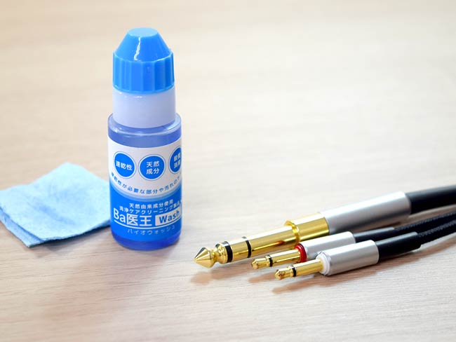 接続プラグ:ほこりや汚れは、小まめに掃除を
