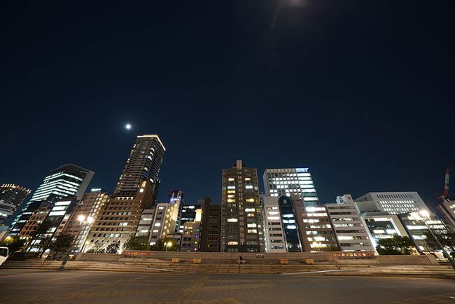 レンズ：FE 12-24mm F2.8 GM（SEL1224GM）<br>
                           絞り：f7.1<br>
                           シャッター速度：1.6<br>
                           ISO：1000<br>
                           露出補正：0