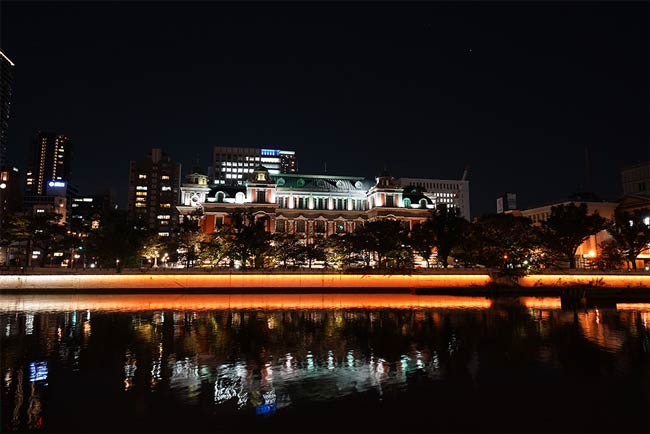 レンズ：FE 24-105mm F4 G OSS（SEL24105G）<br>
                           絞り：f7.1<br>
                           シャッター速度：1/2<br>
                           ISO：1000<br>
                           露出補正：0