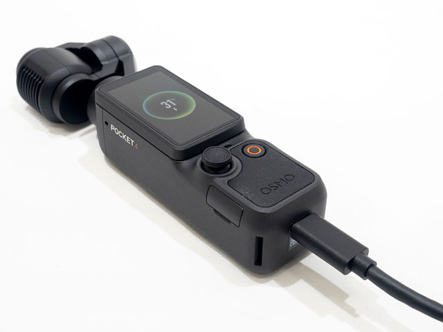 �[�d��USB-C PD�P�[�u��(USB 3.1)�Őڑ�