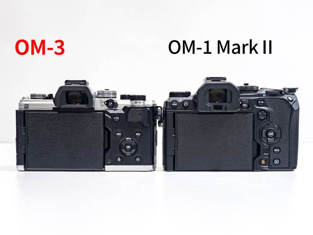 ボタン配置は『OM-3』の方が広々
