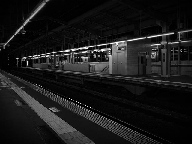 レンズ：M.ZUIKO DIGITAL ED 12-45mm F4.0 PRO / 絞り：f9 / シャッター速度：1/15 / ISO：320 / 露出補正：-1.3 / モノクロプロファイルコントロール