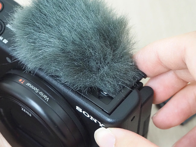 初心者でも簡単にVlogが撮れる！「ソニー VLOGCAM ZV-1G」を