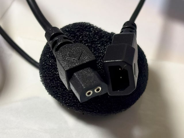 �[�q�͐U���ɋ���XLR�[�q(2�s��)