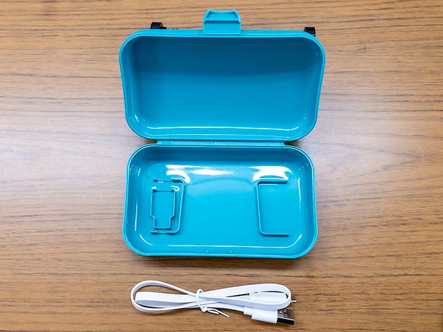 コントローラーケースと充電専用ケーブル（約40cm）