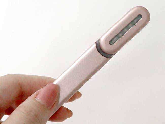 Grace eye ミステリアスシルバー GE-01S(1台) 細っ！軽っ！美顔器「Grace eye」がポーチの常連になりました