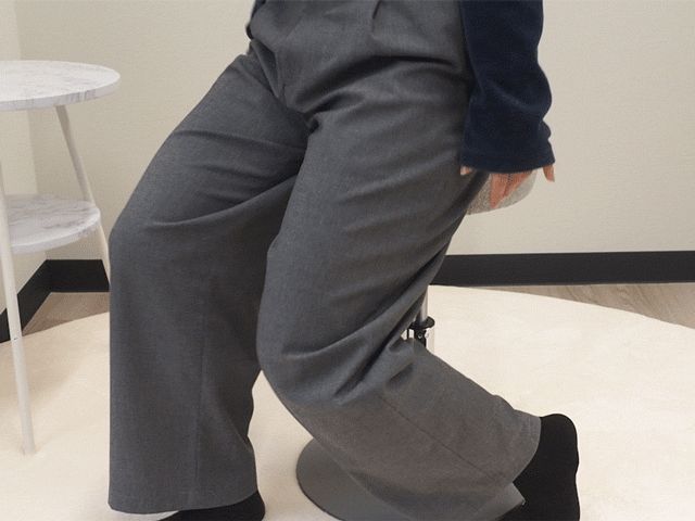 片足を後ろに引いたランジポーズ
