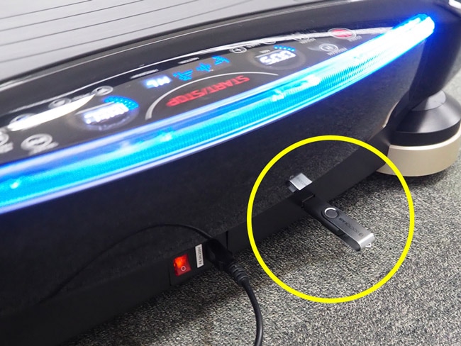USB���������特�y�Đ��Ńm���m����B��USB�������͕t�����܂���B