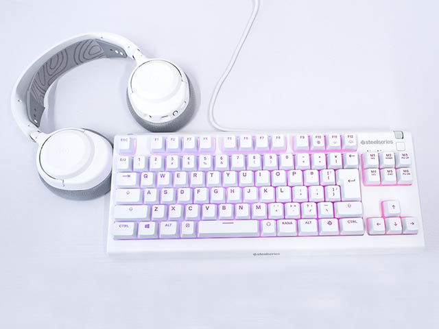 �uSteelSeries�v�̃w�b�h�Z�b�g�ƃL�[�{�[�h