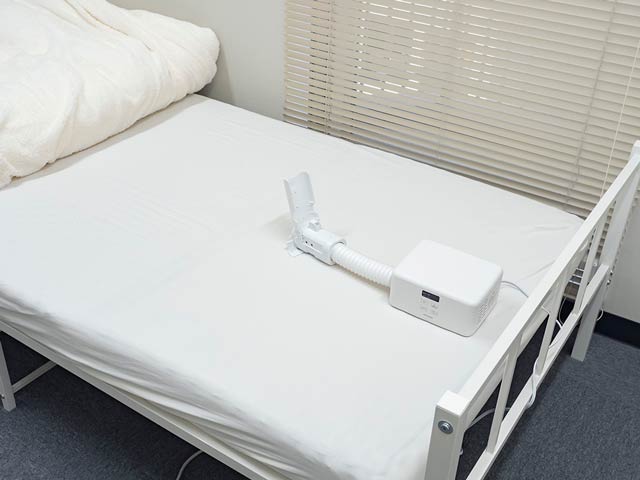 枕の位置に本体をセット