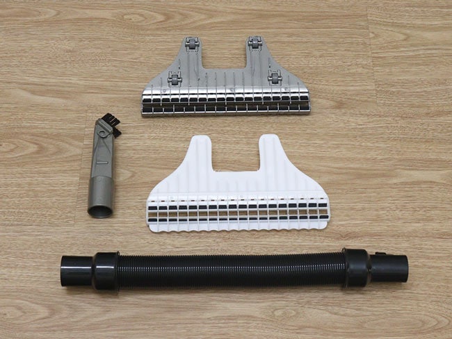 アタッチメントで色々な場所を掃除！