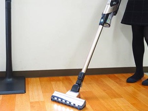 日立 サイクロン式スティッククリーナー<br>充電式 自走パワーブラシタイプ<br>シャンパンゴールド PV-BFH900-N