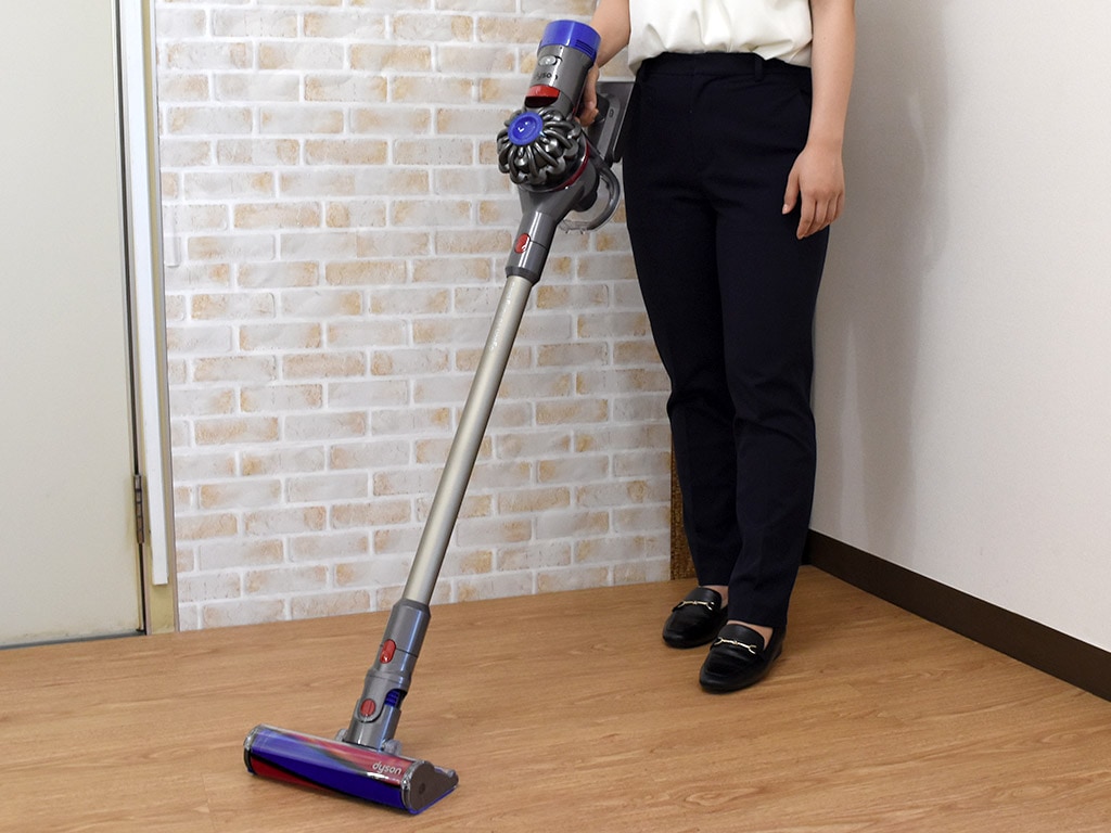 ダイソン V8 Fluffy Extra SV10 TI 新品 Dyson-