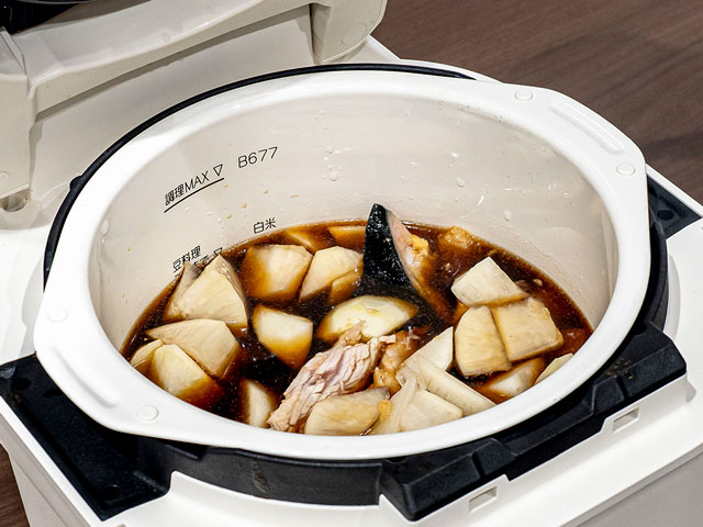 美味しさを追求した電気調理なべ！象印 ホーロー電気調理なべ