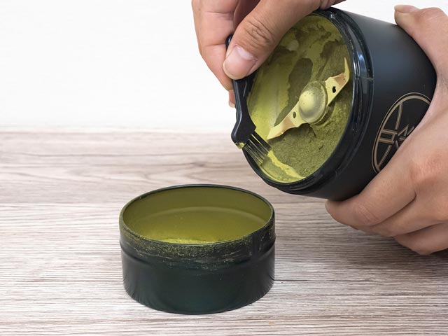 粉末緑茶保存缶に入れて保存！