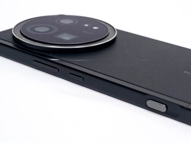 リフレッシュ品/極美品】SONY PS4 Pro 1TB Jet Black（保証あり