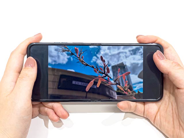 大画面で動画を楽しめます