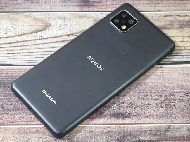実機レビュー】大容量バッテリーにトリプルカメラ！ さらに使いやすく