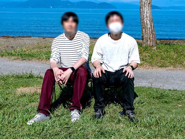 背もたれがない分解放感あり
