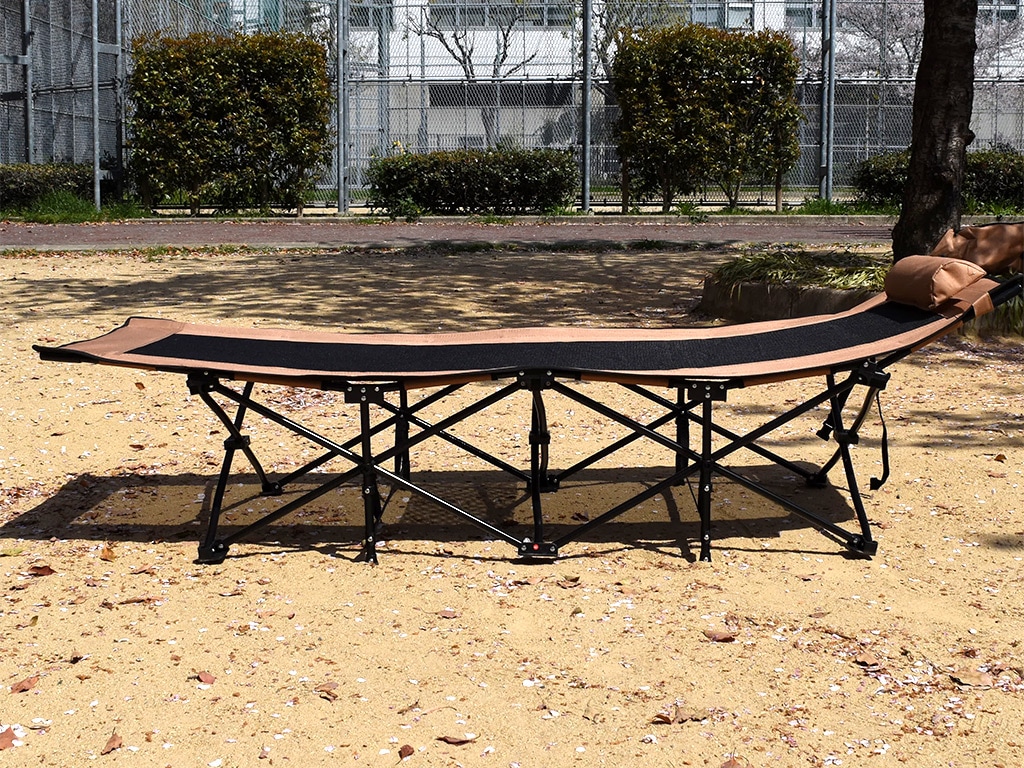 屋内外、オールシーズンOK！萩原の『アウトドアベッド LOB-4439