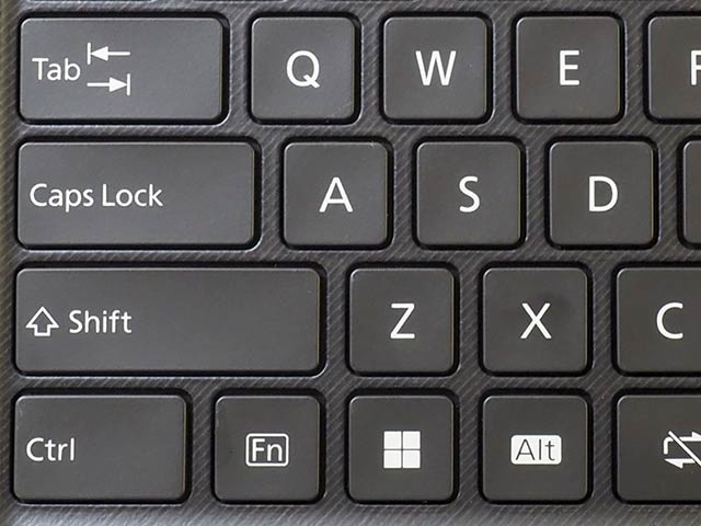 世界最軽量の13.3型タブレットパソコン！富士通「FMV LOOX」は