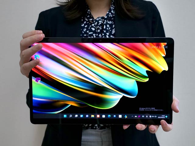 世界最軽量の13.3型タブレットパソコン！富士通「FMV LOOX」は仕事でも ...