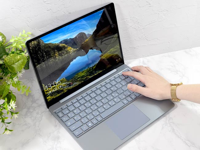 アイボリー×レッド Surface Laptop Go アイス ブルー THH-00034