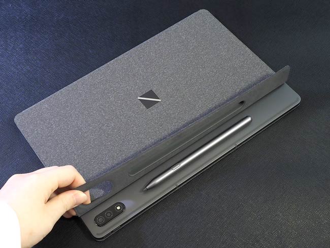 12.6型の大型ディスプレイを搭載したNEC「LAVIE Tab T12」は 12.6型の大型ディスプレイを搭載したNEC「LAVIE Tab T12」は