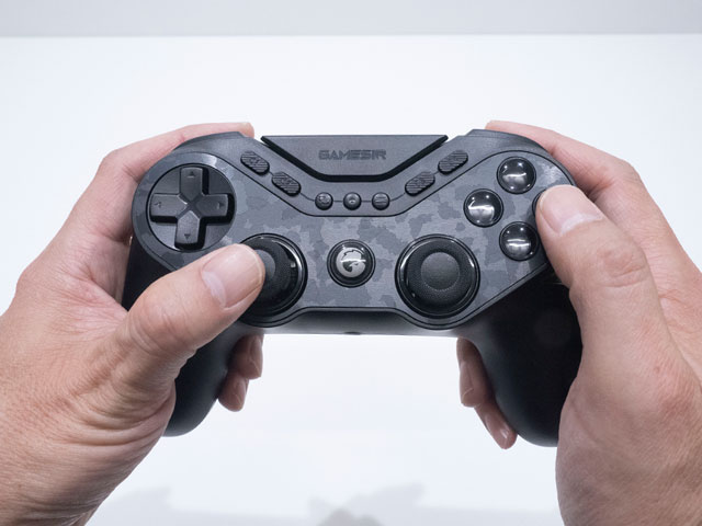 DUALSHOCK 4�ɋ߂��`��