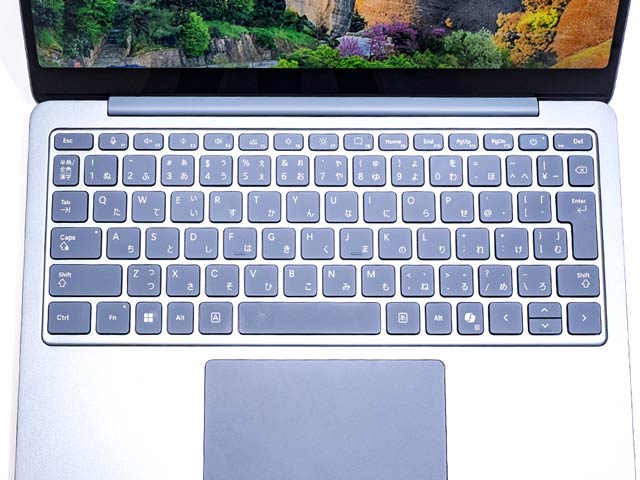 쐬\vZȂǁAPCƂC̕ɂ́wSurface Laptopi13C`jxœK