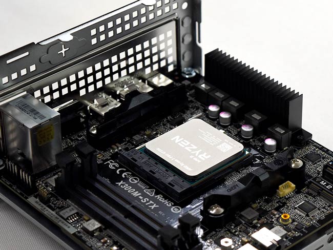 ASRock DeskMini X300 PC組み立てキット Amazon | ASRock AMD X300搭載 ベアボーンPC AMD Ryzen 4000