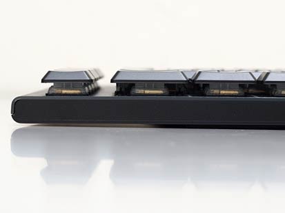 薄型でワイヤレスなゲーミングキーボード! ロジクールのG913を 薄型でワイヤレスなゲーミングキーボード! ロジクールのG913を
