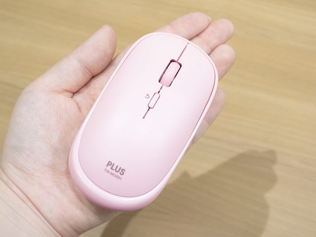 推しカラーで選ぼう！持ち運びケース付きのPLUS「薄型持ち