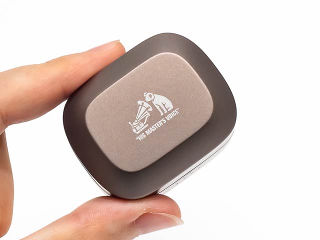 シルク素材を採用した超小型イヤホン!ビクター史上最高傑作を シルク素材を採用した超小型イヤホン!ビクター史上最高傑作を