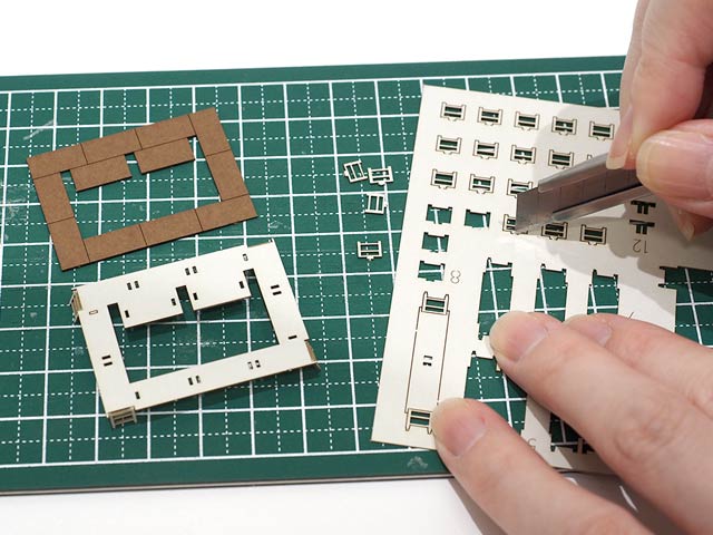 大机の足のパーツが小さいし多い！
