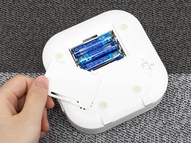 背面に電池ケース