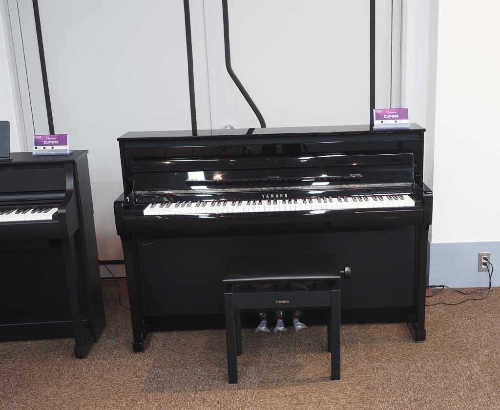 CLP-885