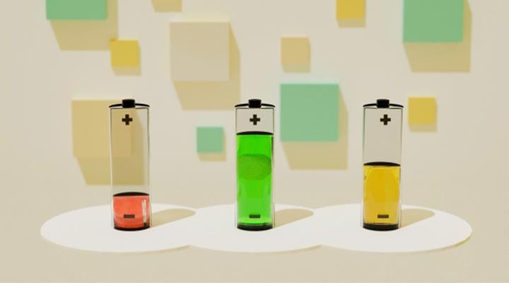 自然放電の少なさ:充電して備えておくならチェック