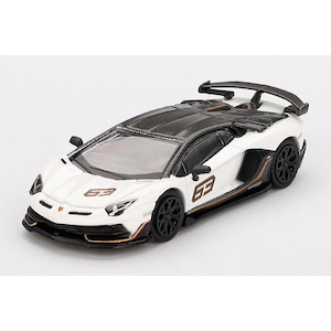 1/64 ランボルギーニ アヴェンタドール SVJ 63 Bianco Asopo (ホワイト)(右ハンドル)【MGT00842-R】