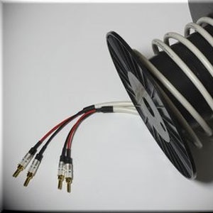 DH���{�b�����i�X�s�[�J�[�P�[�u���i3.0m�E�y�A�j�yZ-Plug�d�l�z�bUltra-PURE 3.0M