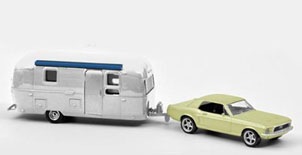 ミニカー　1/43 フォード マスタング 1968(ライトイエロー) ＆ エアストリーム キャラバン [270581] 再生産】1/43 フォード マスタング 1968 ライトイエロー ＆ エア