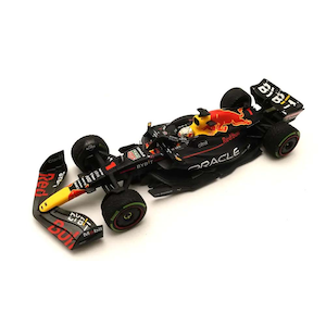 1/18 オラクル レッド ブル レーシング RB18 マックス･フェルスタッペン 日本GP 2022 ウィナー ピットボード付き【110221801】【在庫処分】