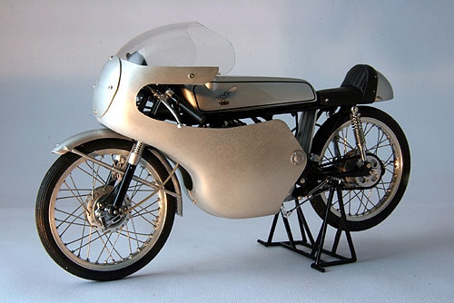 エブロ★ホンダCR110カウリング★アルミカウリング★1/10★美品★シール付き 1/10 ホンダ CR110 アルミニウム カウリング【10009